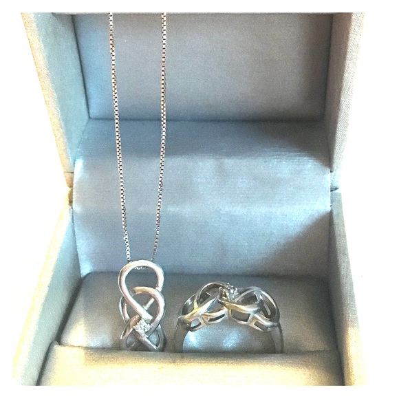 Jewelry - Diamond women’s jewelry